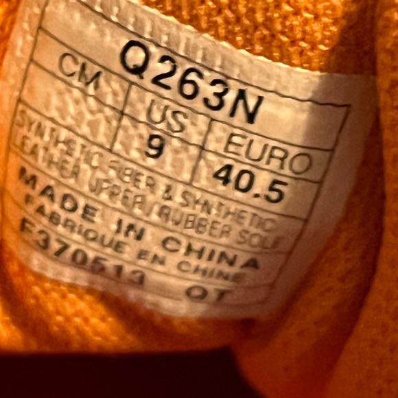 ASICS Running ladies sneakers size 9 - Picture 13 of 13